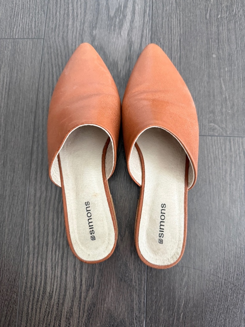 Simon’s brand cognac pointed-toe leather mules size 36